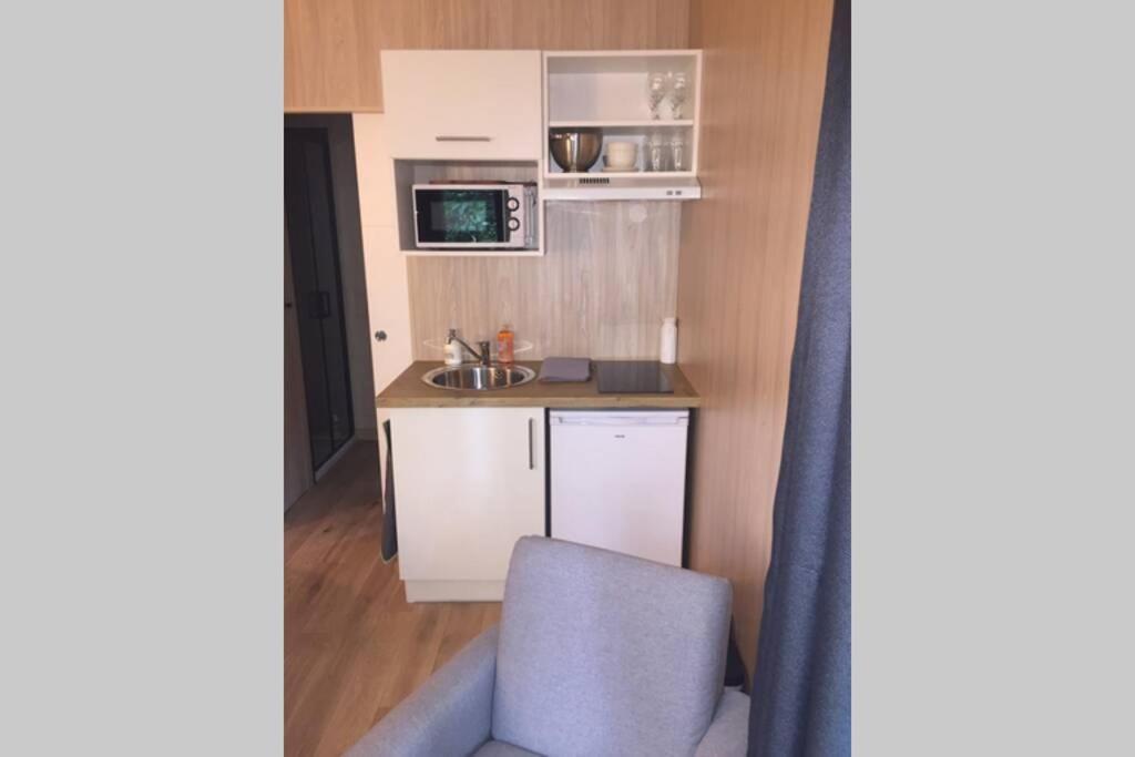 Adorable Cabane Dans Un Espace Boise Saint-Junien Luaran gambar